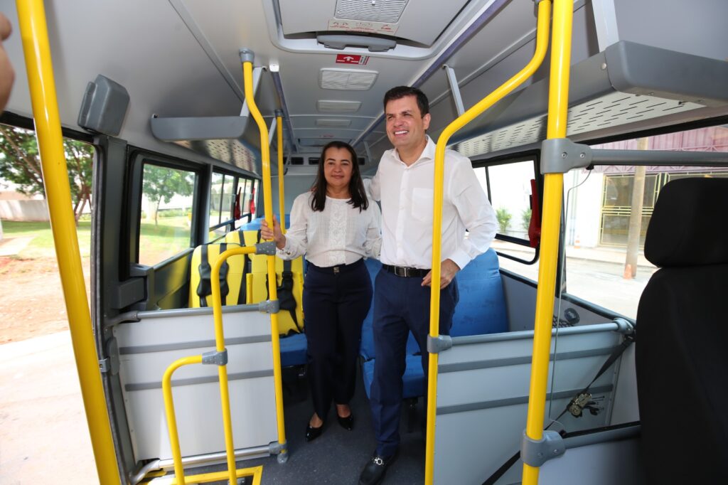 ônibus escolar goiás