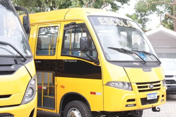 novos ônibus escolares para alunos